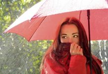 musim hujan rain umbrella girl